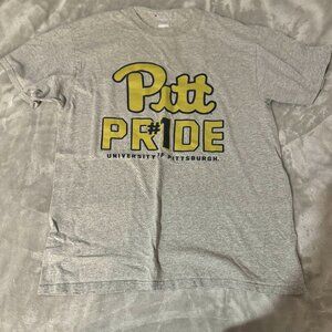 Pitt Panthers T-Shirt (Medium)